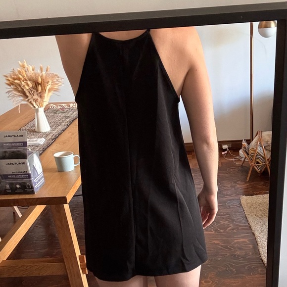 Forever 21 Classic Black Tee - Picture 4 of 5